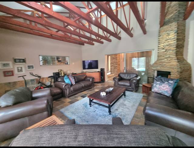 3 BEDROOM HOUSE FOR SALE IN VANDERBIJLPARK SE 4